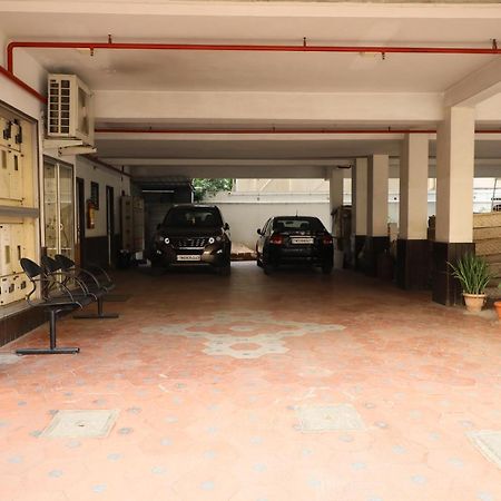 Taz Kamar Family Hotel Chennai Exterior foto
