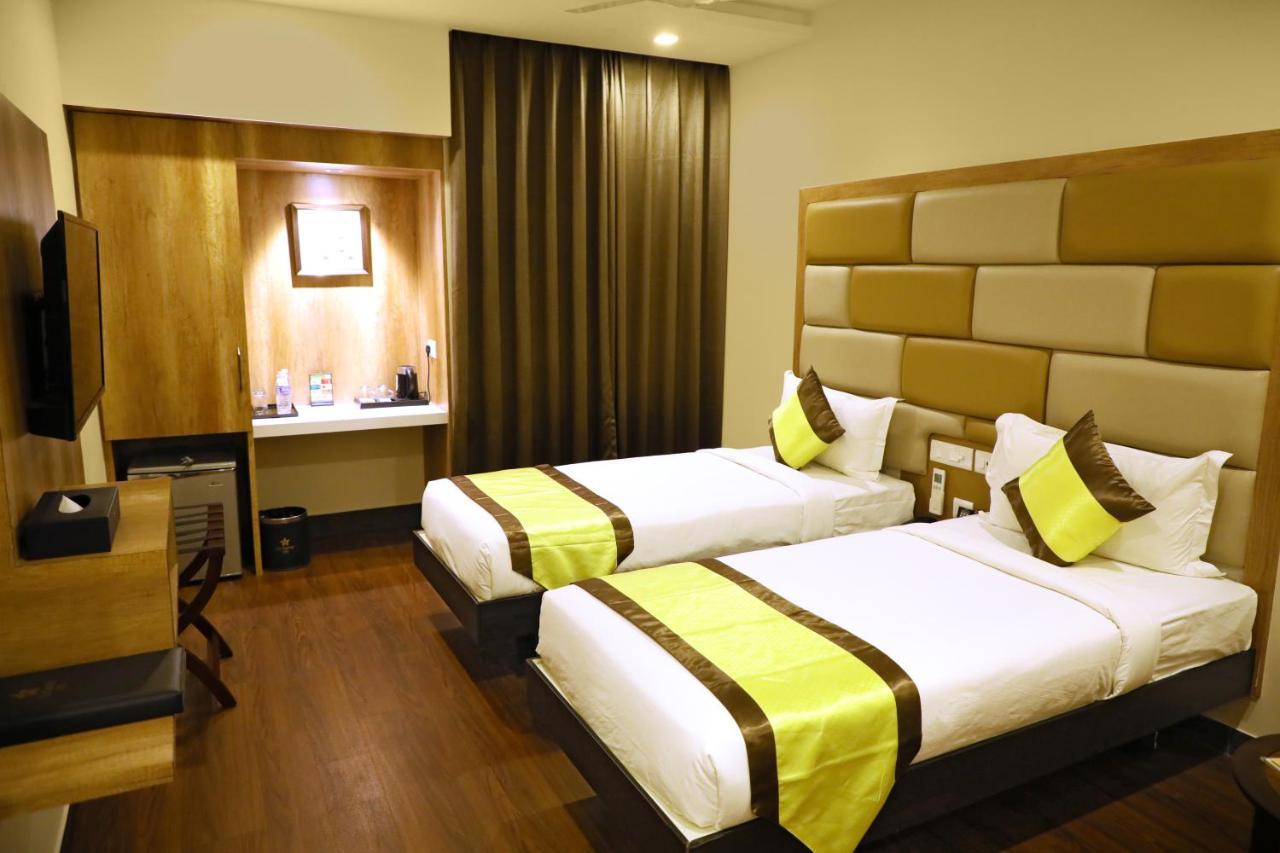 Taz Kamar Family Hotel Chennai Exterior foto