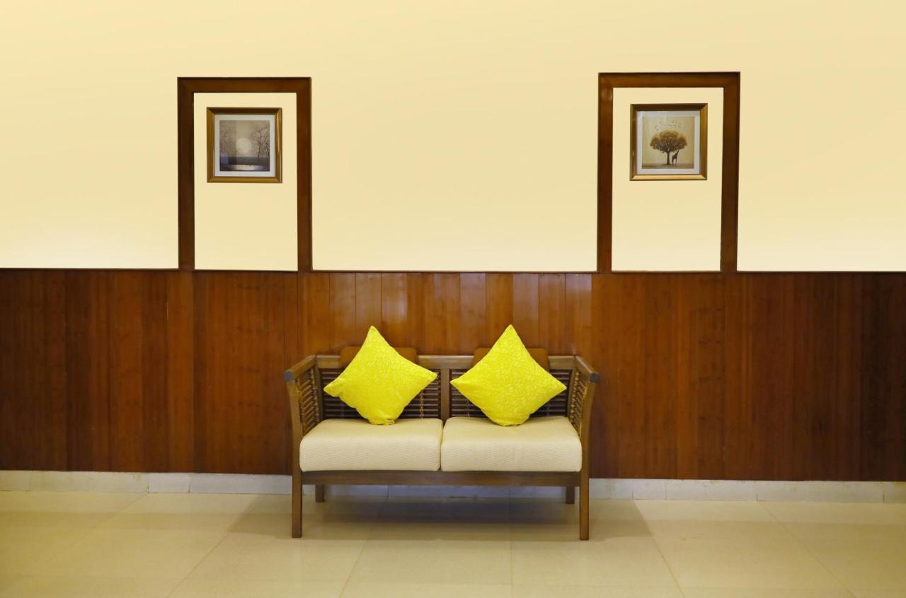 Taz Kamar Family Hotel Chennai Exterior foto