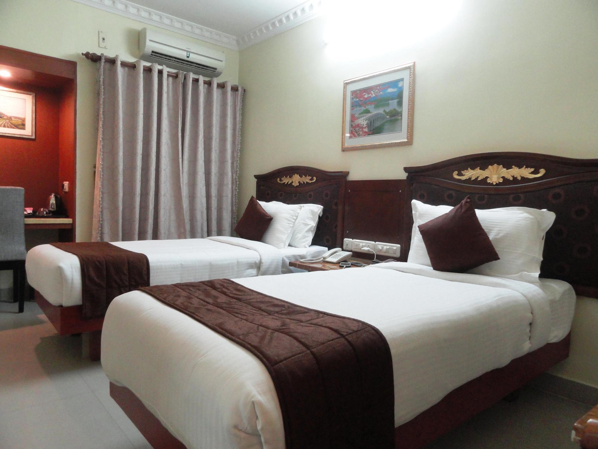 Taz Kamar Family Hotel Chennai Exterior foto