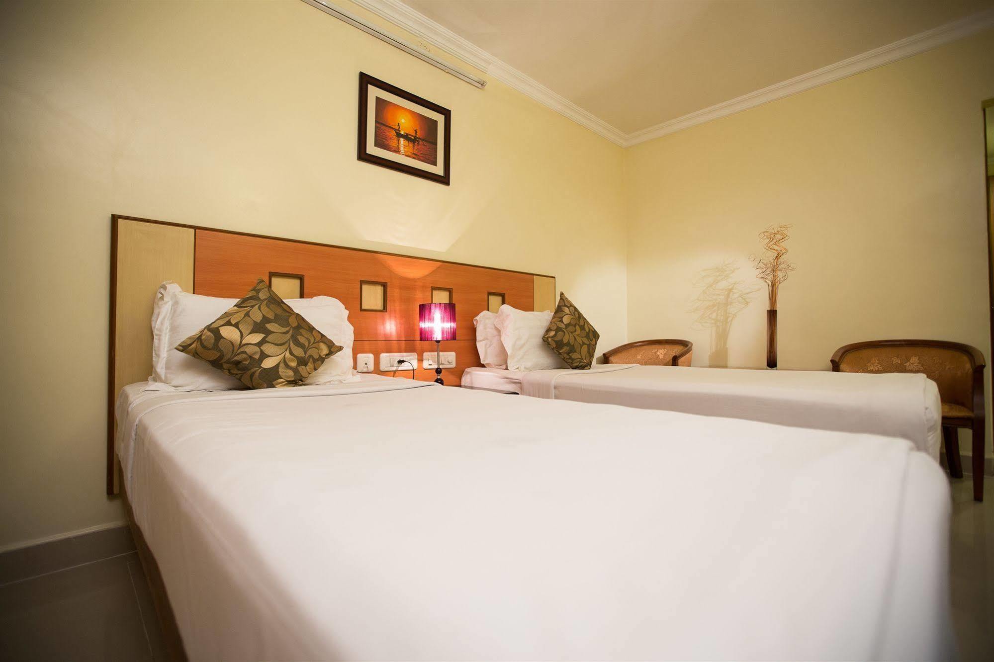 Taz Kamar Family Hotel Chennai Exterior foto