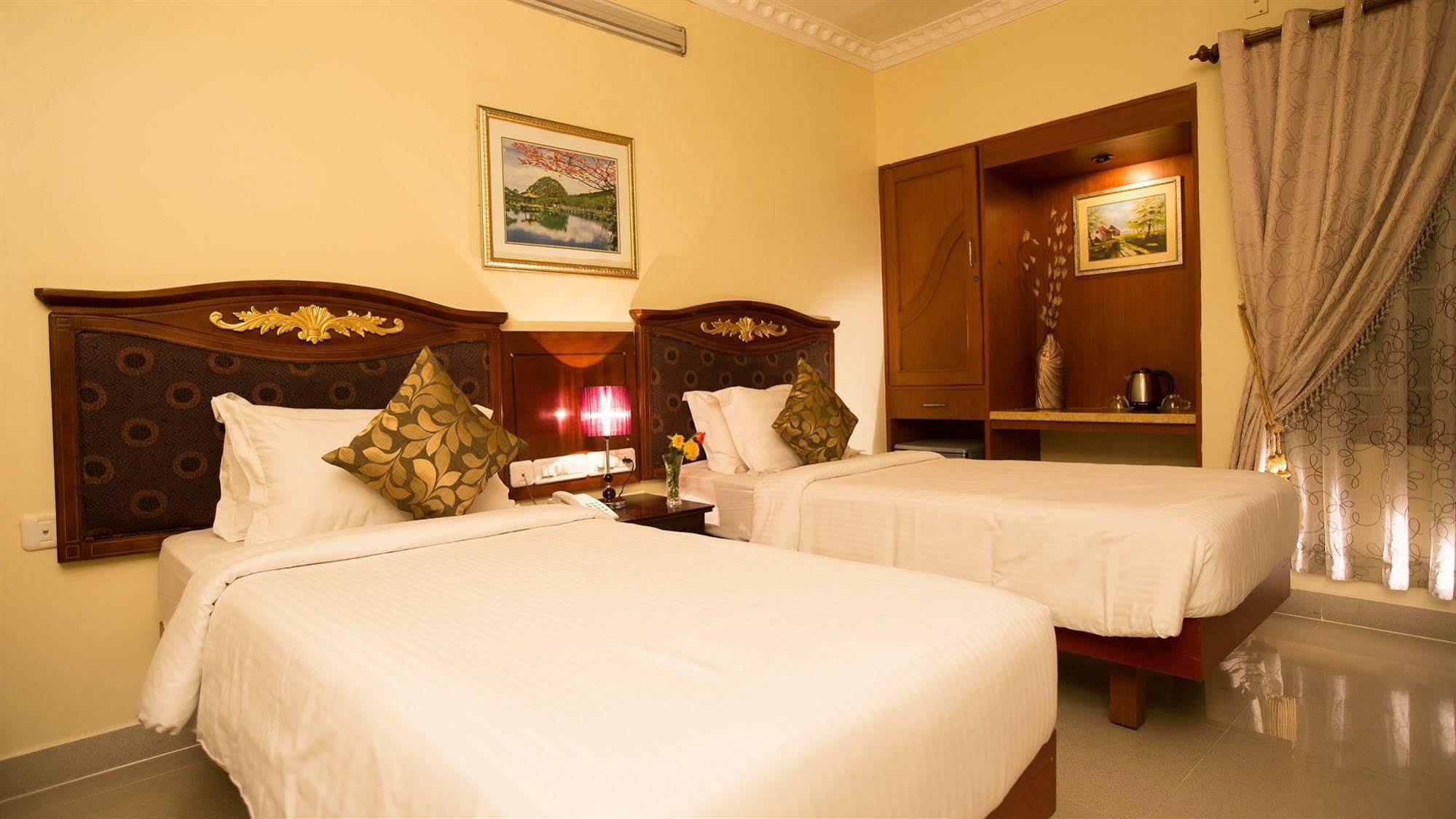Taz Kamar Family Hotel Chennai Exterior foto