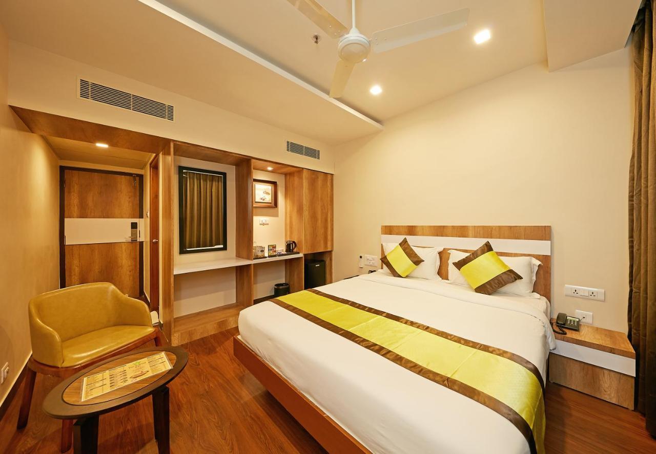 Taz Kamar Family Hotel Chennai Exterior foto