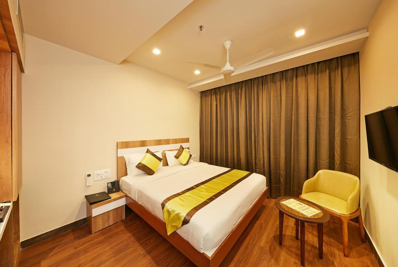 Taz Kamar Family Hotel Chennai Exterior foto