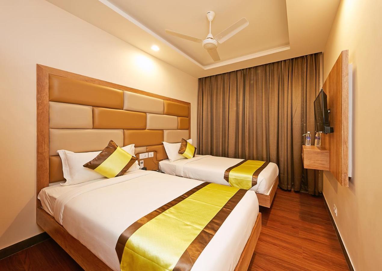 Taz Kamar Family Hotel Chennai Exterior foto