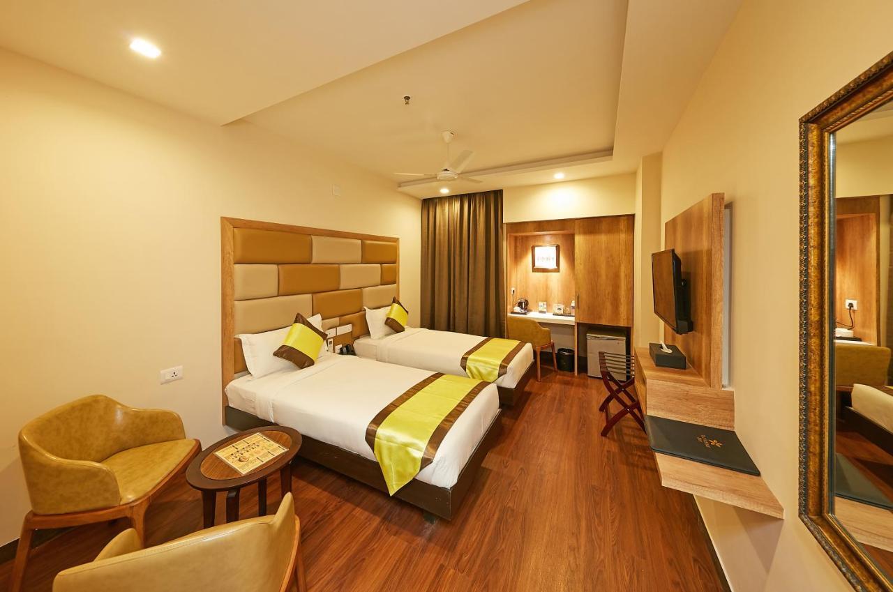 Taz Kamar Family Hotel Chennai Exterior foto