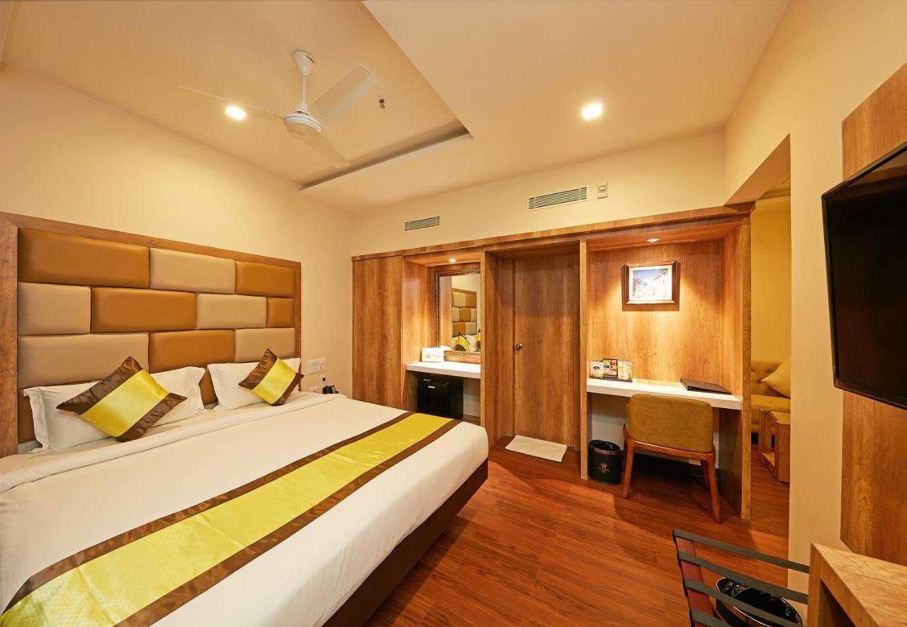 Taz Kamar Family Hotel Chennai Exterior foto