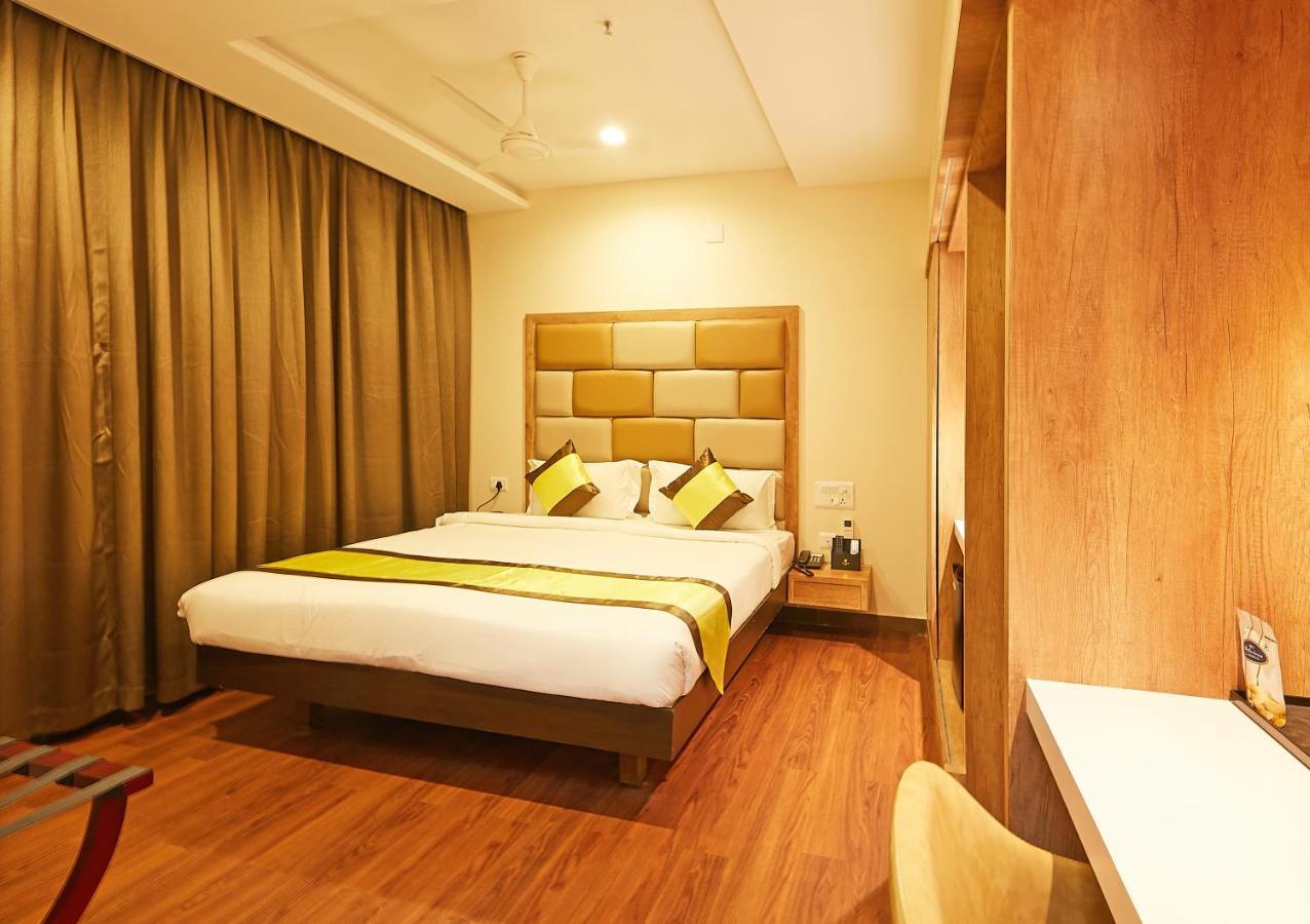 Taz Kamar Family Hotel Chennai Exterior foto